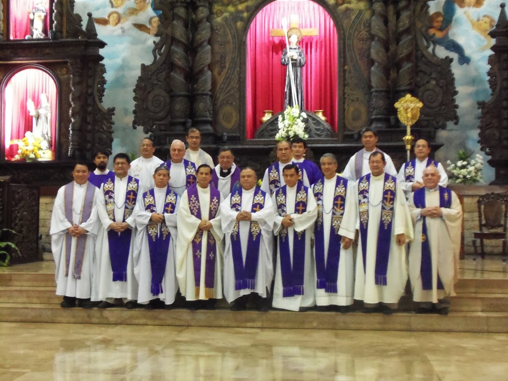 Fr. John Tamayo, SDB and his confrere priests from the Salesian community concelebrate the mass for Nanay.